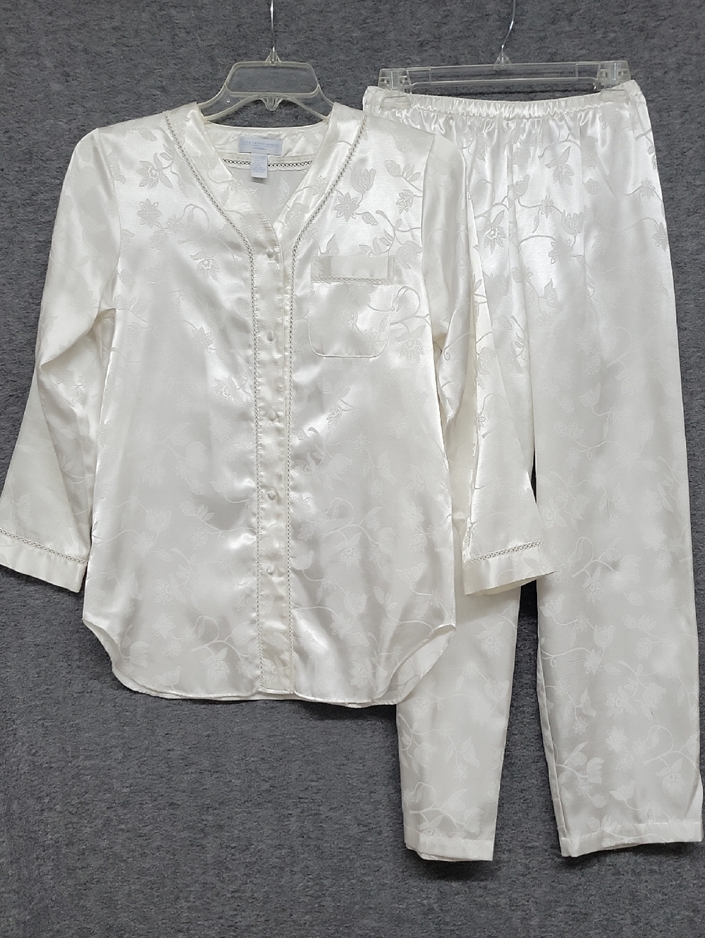 Erika Taylor Petite White Floral Pajamas Womens Size Petite Small
